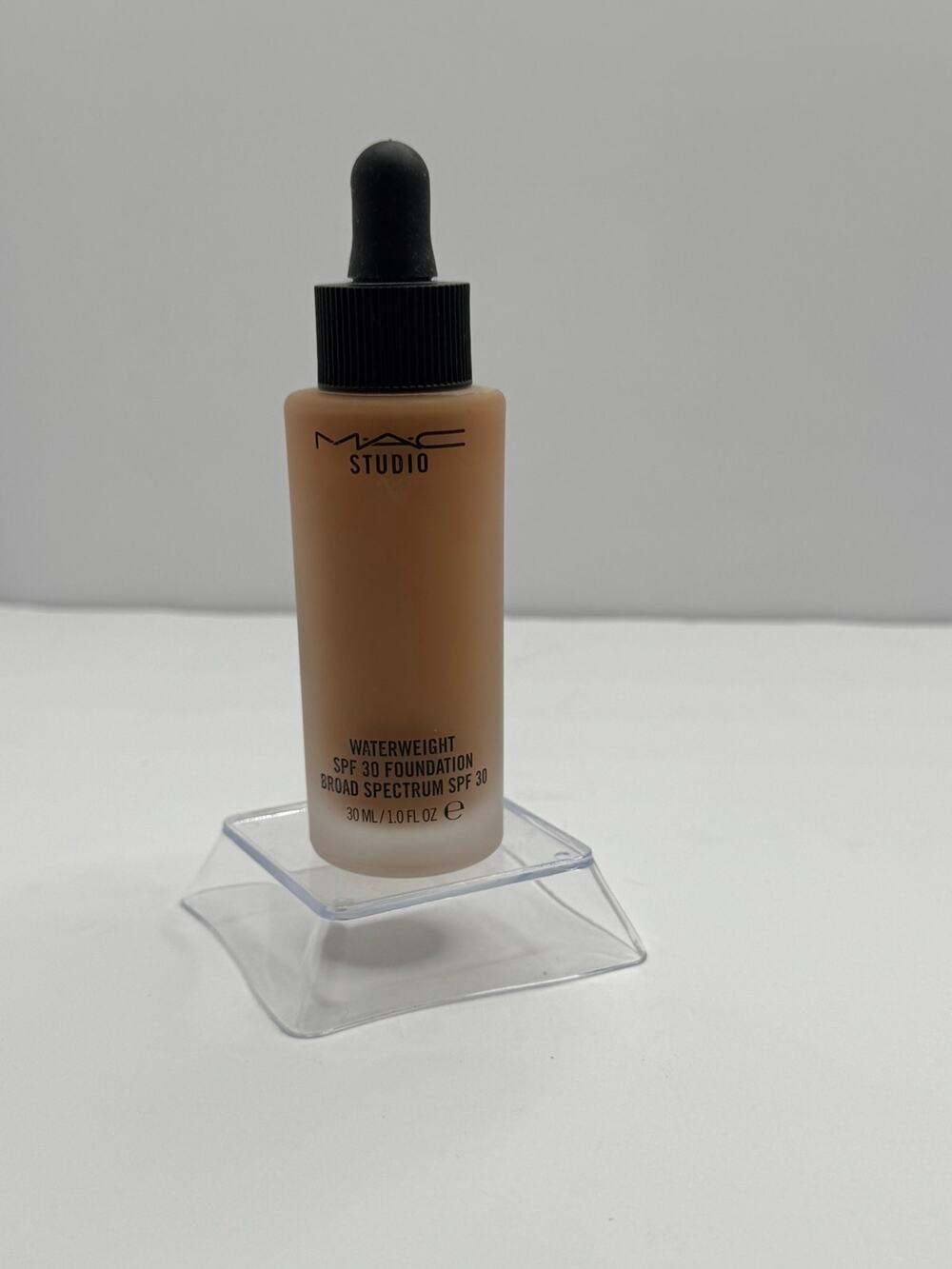 MAC Studio Waterweight SPF 30 Foundation NC45
